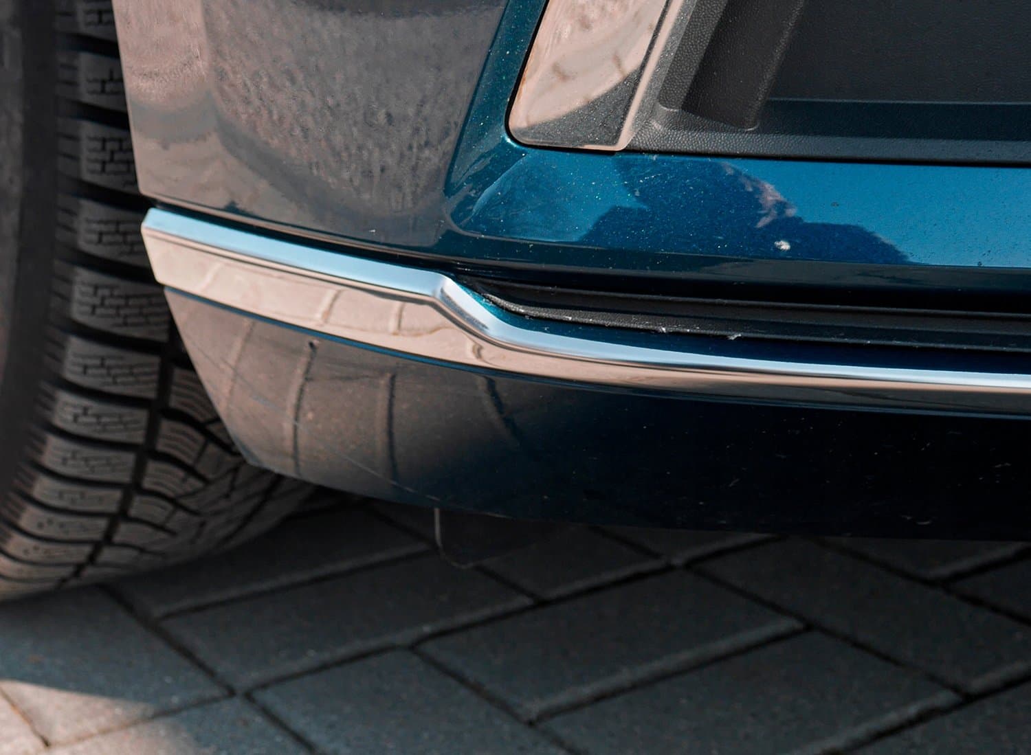 Front bumper grille trims — Chrome, Stainless steel, Polished
